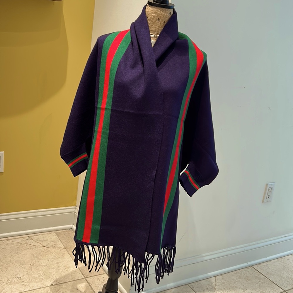 Blue Red Green Wrap with short sleeves